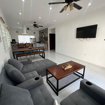 צ'טומאל Casa Paloma 2 En Segunda Planta Cerca De Aeropuerto Y Centro Comercial מראה חיצוני תמונה